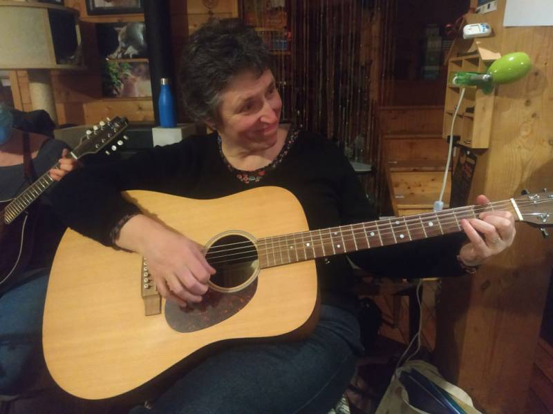 Mathilde Cousin anime nos stages de chant. Quand on vous dit qu'on s'amuse bien :-) - Jam Hall